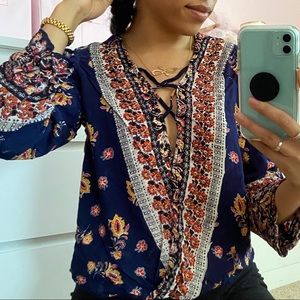 🛍SALE🛍 Bohemian low cut top